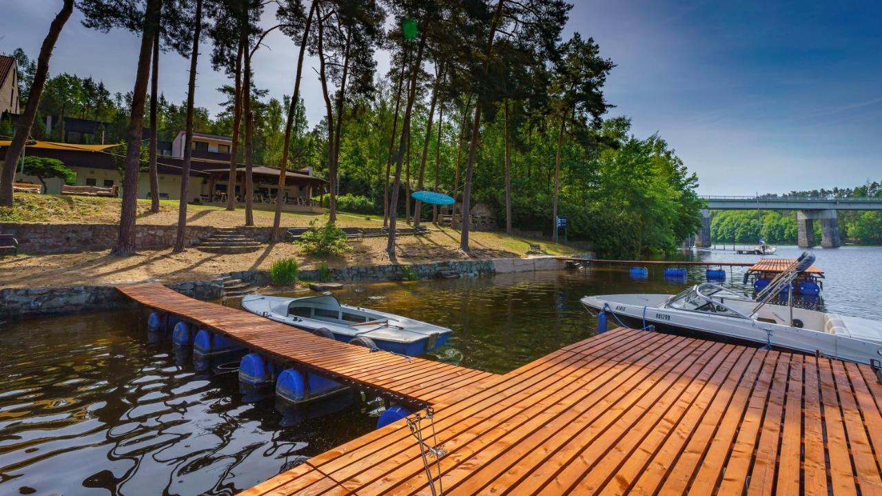 Hotel Hladina Nebrich Dış mekan fotoğraf